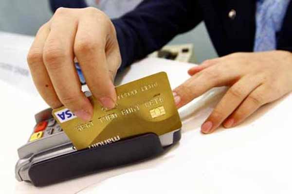Pelonggaran PSBB, OJK Proyeksi Transaksi Kartu Kredit Mulai Pulih