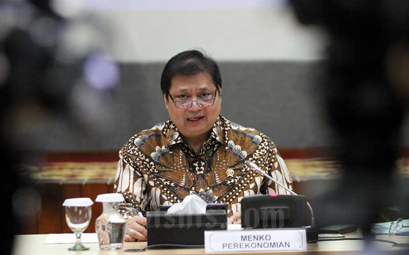 Menteri Koordinator Bidang Perekonomian Airlangga Hartarto memberikan penjelasan mengenai strategi pemulihan ekonomi nasional dan peningkatan pertumbuhan ekonomi di Jakarta, Rabu (5/8/2020). Bisnis - Dedi Gunawan