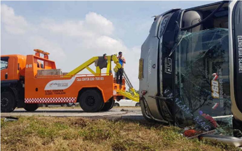 Bus Sudiro Tunggal Jaya Kecelakaan di Cipali, Satu 0rang Tewas - Kabar24  Bisnis.com