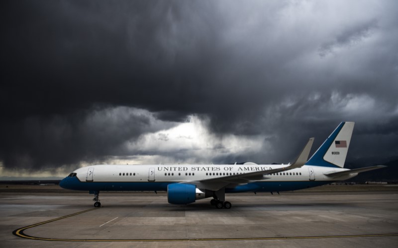 Pesawat kepresidenan AS Air Force Two tengah mendarat darurat di Bandara Regional Manchester-Boston, New Hampshire, AS. - Bloomberg 