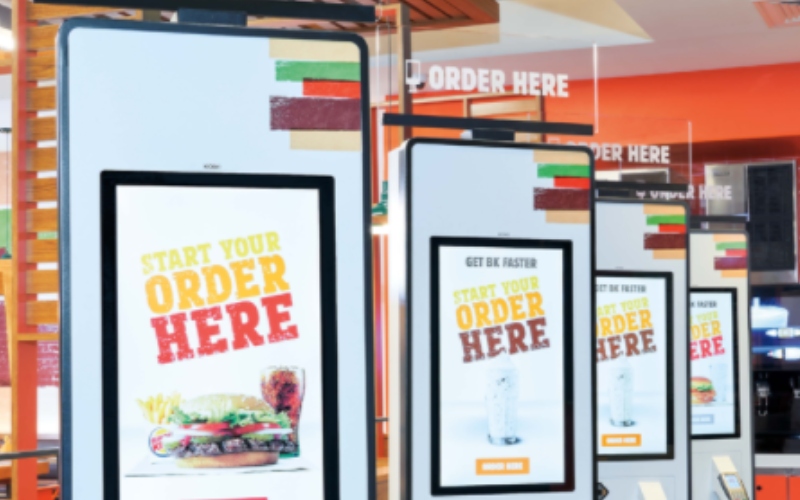 Burger King Minta Pelanggan Beli Makanan dari McDonald's hingga Warteg