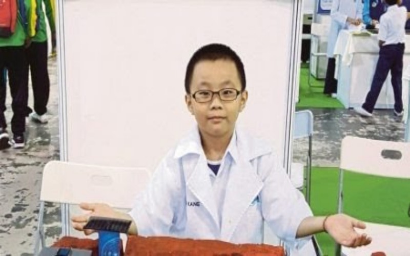 Zyson Kang Zy Shun pemenang toilet luar angkasa