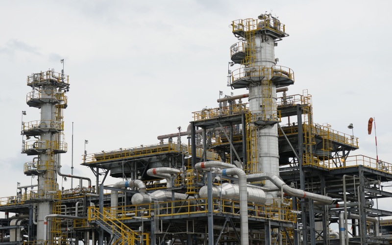 Pandangan fasilitas Central Processing Facility Exxonmobil Cepu Limited (EMCL) Lapangan Banyu Urip (2016). Bloomberg  -  Dimas Ardian