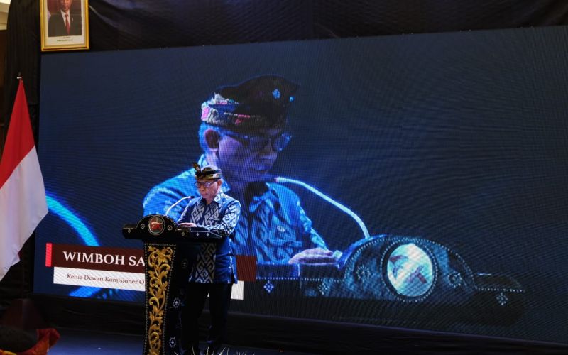 Ketua Dewan Komisioner OJK Wimboh Santoso saat menyampaikan sambutan peresmian kantor baru OJK NTB di Mataram, Senin (9/11/2020).  - Bisnis/Hendri T. Asworo 