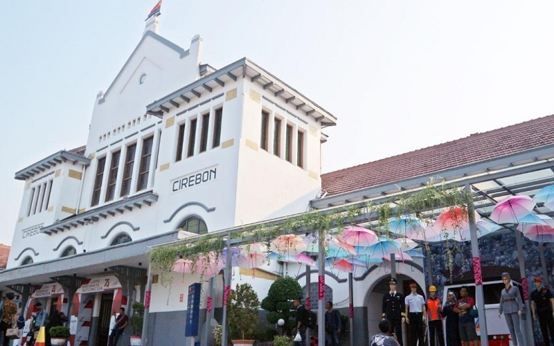Stasiun Cirebon di Kota Cirebon, Jawa Barat - Bisnis/Hakim Baihaqi