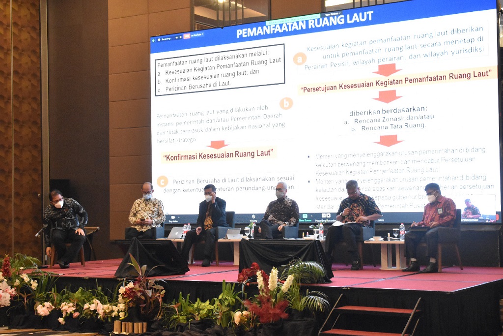 Foto: Suasana kegiatan Serap Aspirasi Implementasi UU Cipta Kerja sektor Penataan Ruang, Pertanahan dan Proyek Strategis Nasional di Palembang, Kamis (26/11 - 2020).