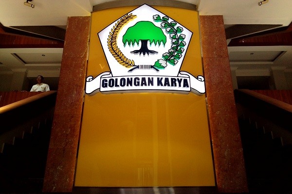 Logo Partai Golkar di Gedung Utama Dewan Pimpinan Pusat Partai Golkar, Jakarta. Bisnis.com - Samdysara Saragih