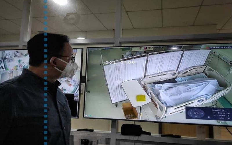 Gubernur DKI Jakarta Anies Baswedan memantau pasien Covid-19 di RSUD Cengkareng, Minggu (24/1/2021). JIBI - Bisnis/Nancy Junita @aniesbaswedan