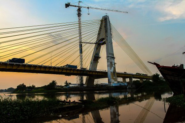 Jembatan Siak IV di Pekanbaru, Riau. - Antara/Rony Muharrman