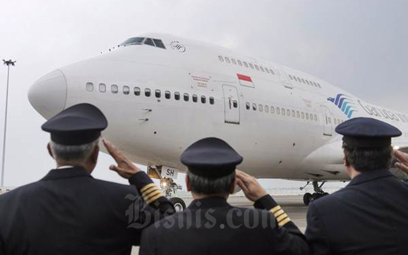 Ilustrasi personel penerbangan. Pilot dan kru pesawat memberi penghormatan terakhir kepada pesawat Garuda Boeing 747-400 di Hanggar 4 GMF Aero Asia, Tangerang, Banten, Senin (9/10). - JIBI/Felix Jody Kinarwan