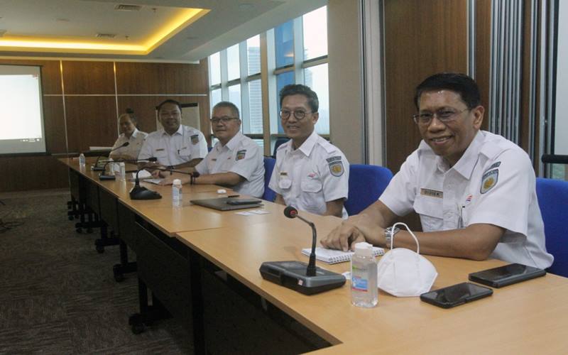 Jajaran direksi PT Kereta Api Indonesia berkunjung ke Bisnis Indonesia, Senin (18/5/2020) .JIBI - Bisnis/Dedi Gunawan