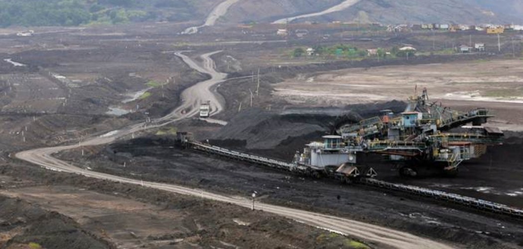 Aktivitas penambangan batu bara di Tambang Air Laya, Tanjung Enim, Sumatra Selatan, Minggu (3/3/2019). - Bisnis/Felix Jody Kinarwan