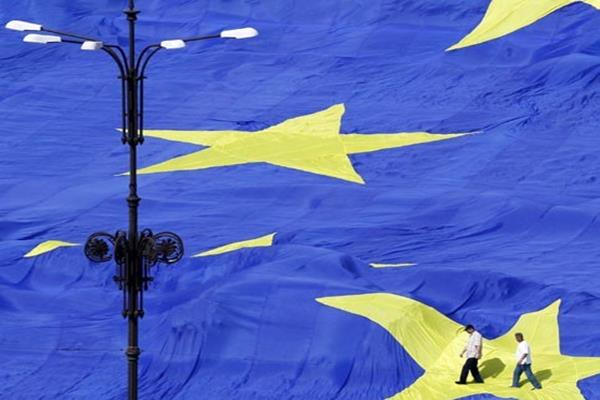 Bendera Uni Eropa - Reuters