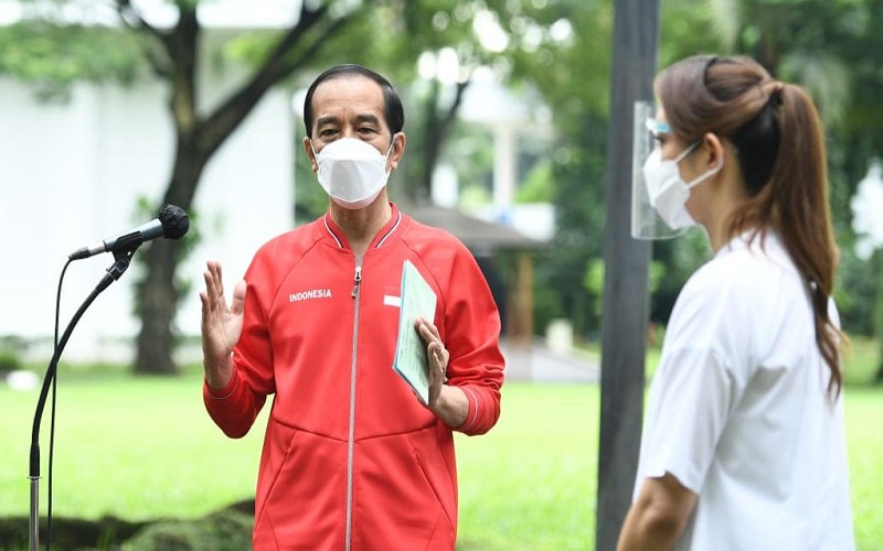 Gaya Presiden Joko Widodo saat Mendapat Vaksin Covid-19 Dosis Kedua di Istana Negara, Rabu (27/1/2021).  -  Biro Sekretariat Presiden RI 