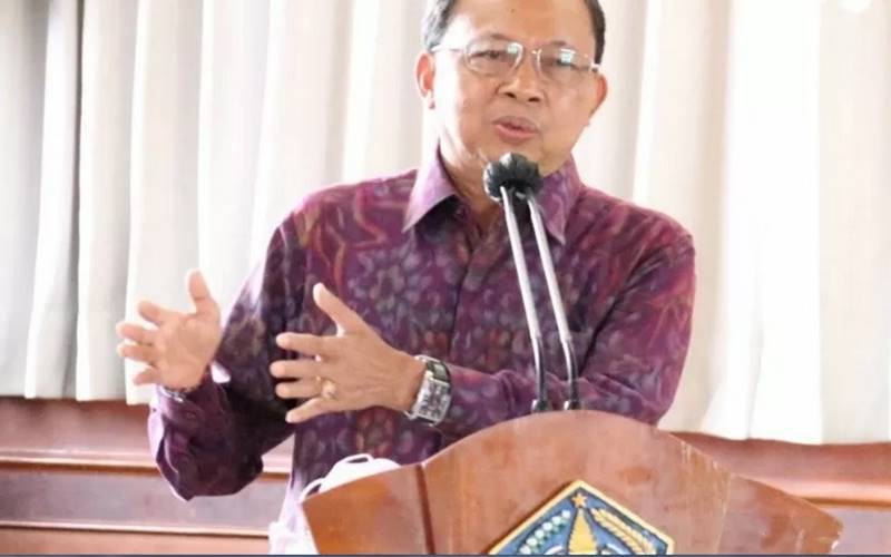 Gubernur Bali Wayan Koster dalam Rapat Koordinasi Persiapan Libur Natal 2020 dan Tahun Baru 2021. - Antara
