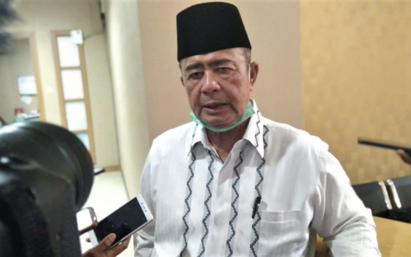 Wakil Gubernur Sumbar Nasrul Abit saat diwawancarai awak media di Padang, Jumat (29/1/2021).  - Bisnis/Noli Hendra