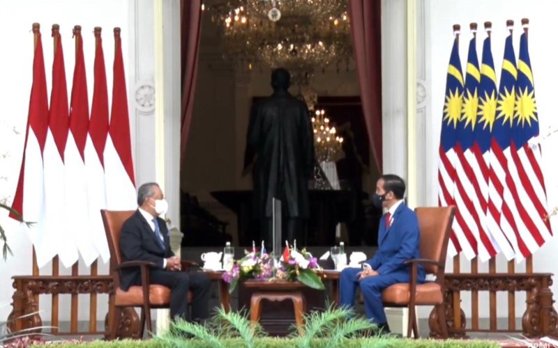 Presiden Joko Widodo menyambut kedatangan Perdana Menteri Malaysia Muhyiddin Yassin di Istana Merdeka, Jakarta, Jumat 5 Februari 2021  -  Sekretariat Presiden