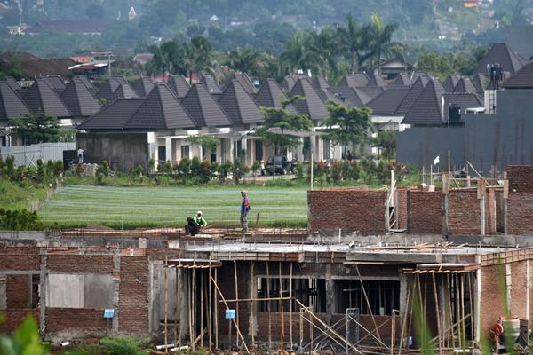 Ilustrasi proyek pembangunan perumahan menenengah atas. Mafia tanah cenderung menyasar hunian mewah./Antara - Aditya Pradana Putra
