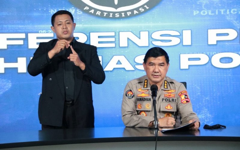Kepala Bagian Penerangan Umum Divisi Humas Polri Kombes Pol Ahmad Ramadhan (kanan)/Antara - HO/Polri.