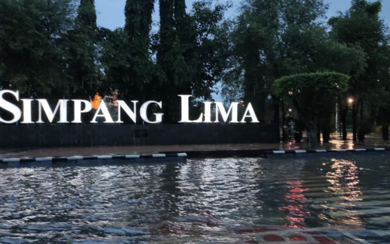 Kala Jantung Kota Semarang Terendam Banjir Setelah Hujan Deras