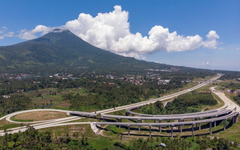 Rata-Rata 3.000 Kendaraan Lalu-lalang di Tol Manado-Bitung Per Hari