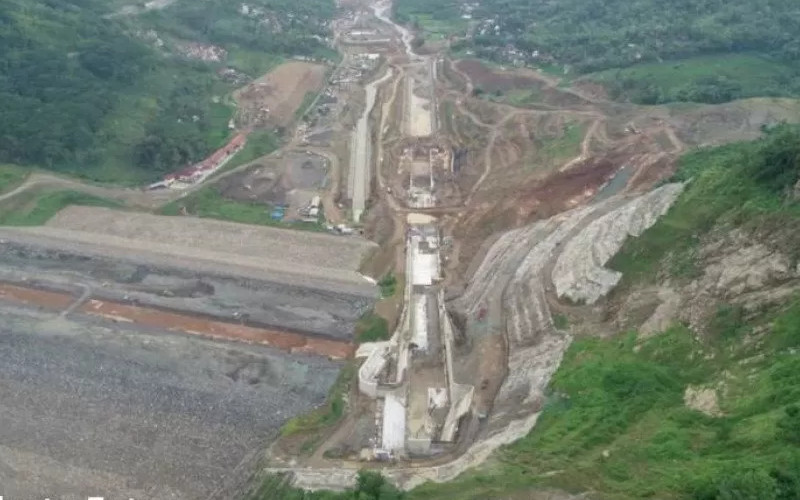 Pembangunan Bendungan Tugu dilaksanakan oleh kontraktor PT Wijaya Karya dengan nilai kontrak tahun jamak sebesar Rp1,9 triliun.  - ANTARA