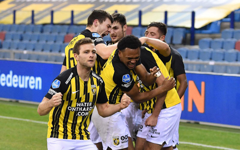 Para pemain Vitesse Arnhem bersukacita selepas menjebol gawang VVV Venlo di semifinal Piala Belanda. - Twitter@MijnVitesse