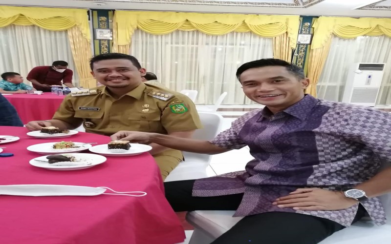 Wali Kota Medan Muhammad Bobby Afif Nasution saat berbincang dengan Anindya N. Bakrie, Wakil Ketua Bidang Organisasi, Keanggotan dan Pemberdayaan Daerah Kadin Indonesia, di Medan, 2 Maret 2021. (JIBI)