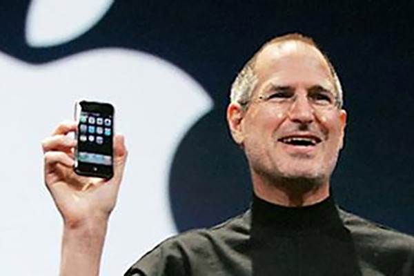 Steve Jobs menyoroti keahliannya dalam mendesain komputer dan kalkulator, serta minatnya dalam hal desain, teknologi kelistrikan, dan digital.  - entrepreneur