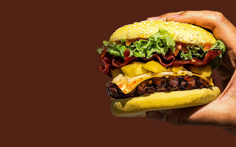 Burger. Makanan menjadi salah satu cara cepat dan mudah untuk memperbaiki suasana hati.  - Burger King