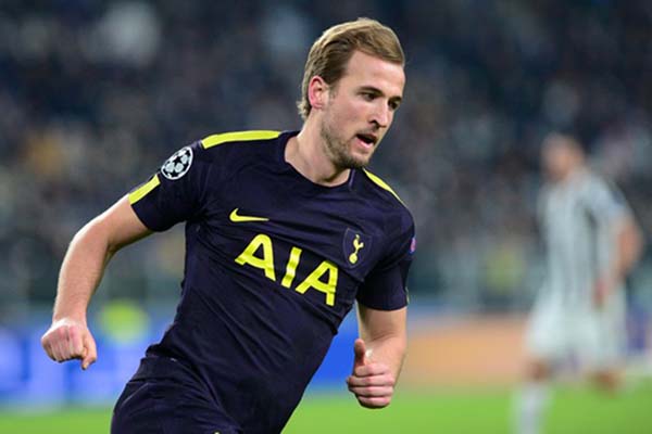 Ujung tombak Tottenham Hotspur Harry Kane - Reuters/Massimo Pinca