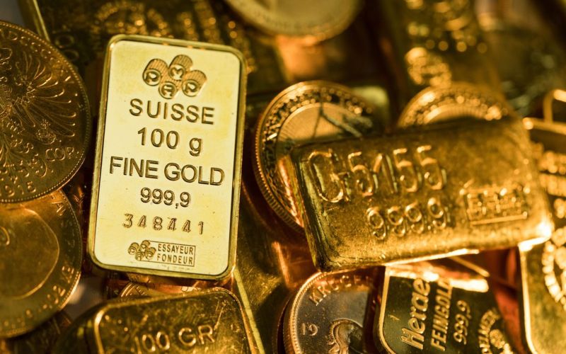 Aneka emas batangan beragam ukuran dan bentuk. Harga emas dunia menembus US1.800 per troy ounce dan diperkirakan akan terus menguat seiring dengan pelemahan dolar AS. - Bloomberg