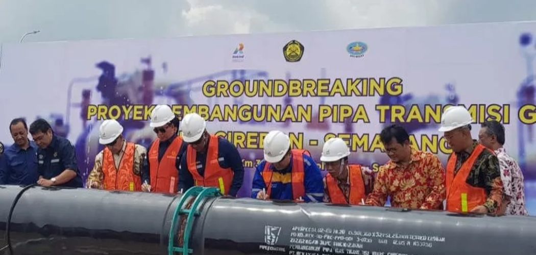 Peletakan batu pertama pembangunan jaringan pipa gas transmisi Cirebon-Semarang sepanjang 255 km di rest area KM 379 Tol Batang-Semarang, Jumat (7/2 - 2020). ANTARA / I.C.Senjaya.