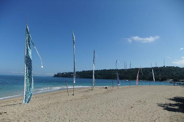 Pantai Senggigi - Istimewa