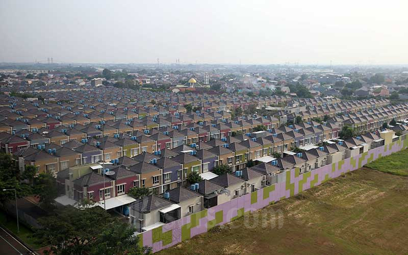 Foto udara komplek perumahan di kawasan Gading Serpong, Kelapa Dua, Tangerang, Banten, Jumat (11/6/2021).  - Bisnis/Abdullah Azzam