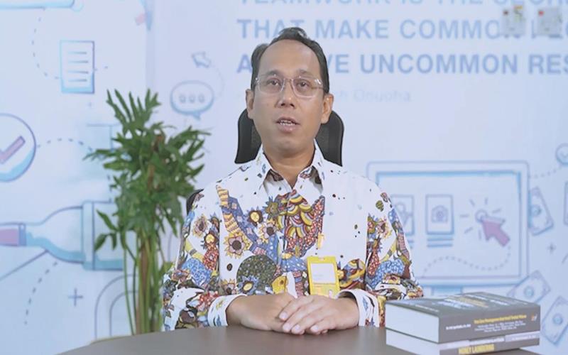 Direktur Utama Bank Mantap Elmamber P. Sinaga dalam sambutan pencatatan PUB Obligasi Satu Tahap Kedua di Graha Mantap, Jakarta, Sabtu (1/5/2021). - Bank Mandiri Taspen