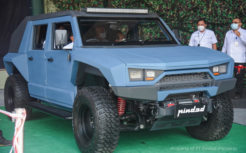 MV2 merupakan kendaraan 4x4 pengembangan terbaru dengan prototype awal berwarna biru muda. - Istimewa