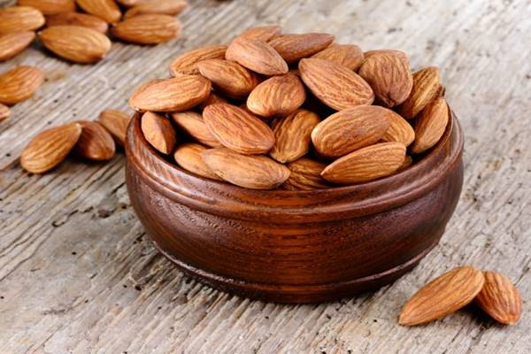 Kacang Almond baik untuk diet - Istimewa