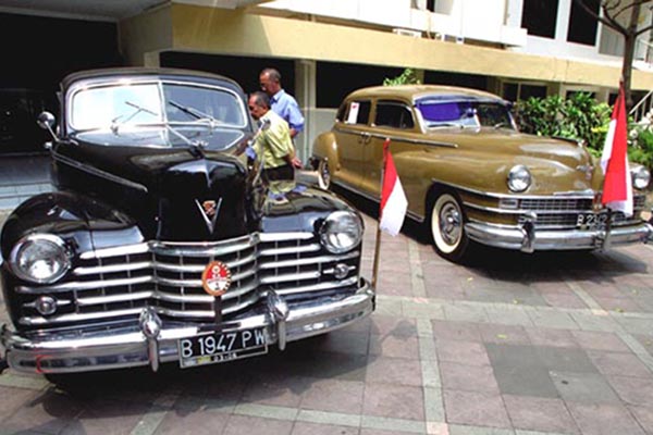 Koleksi mobil Presiden RI pertama Soekarno.  - www.mobil/klasikantik.com