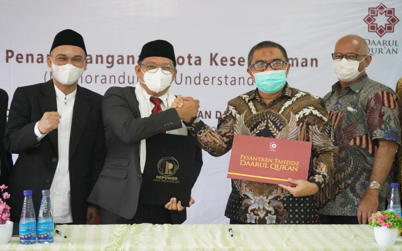 Acara penandatanganan nota kesepahaman PT Repower Asia Indonesia Tbk. (REAL) dan Yayasan Daarul Qur'an Indonesia di Pesantren Putri Daarul Qur'an Cikarang, Bekasi, Rabu (18/8/2021). - Istimewa 
