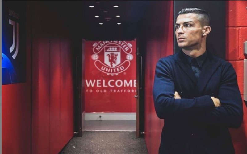 Cristiano Ronaldo saat mengunjungi Old Trafford pada 2018.  - Instagram Cristiano Ronaldo @cristiano.