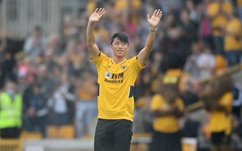 Striker Wolverhampton Wanderers, Hwang Hee Chan - Birmingham