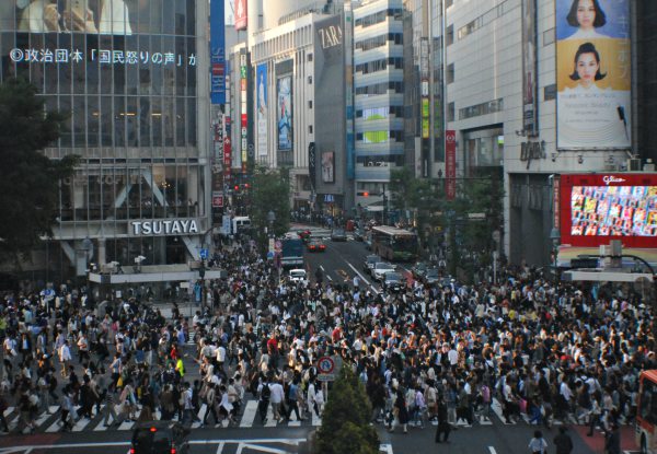 Salah satu kepadatan masyarakat di Kota Tokyo Jepang - Bisnis/Stefanus Arief Setiaji 