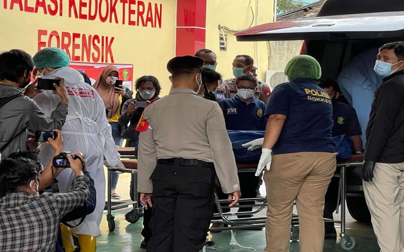 Sebanyak 41 jenazah narapidana asal Lapas Kelas I Tangerang telah tiba di RS Polri, Rabu (8/9/2021) untuk diidentifikasi dan diumumkan identitasnya. JIBI - Bisnis/Sholahuddin Al Ayubbi