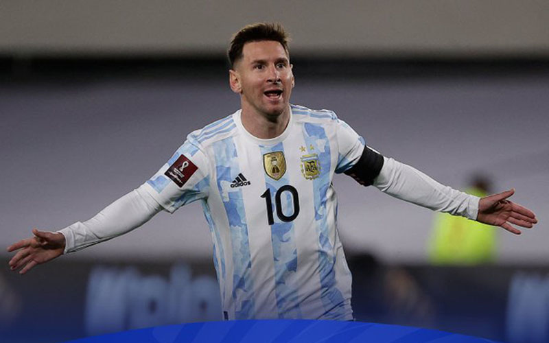 Lionel Messi ketika mencetak hattrick untuk membawa Argentina menghantam Bolivia tiga gol tanpa balas. - Twitter@CONMEBOL