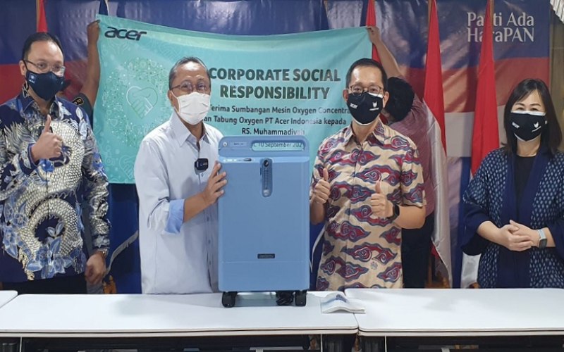 Acer Indonesia menyumbangkan oxygen concentrator untuk penanganan Covid-19 melalui Ketua MPR Zulkifli Hasan - Acer Indonesia 