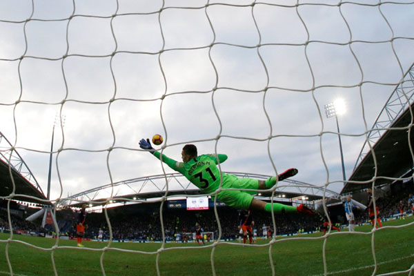 Penjaga gawang Manchester City Ederson Moraes - Reuters/Phil Noble