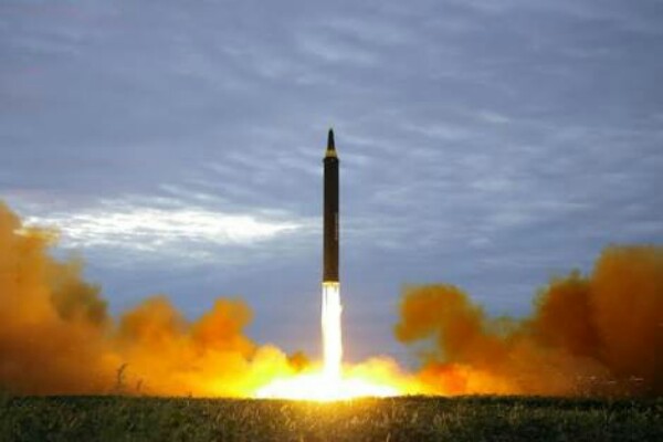 Rudal balistik Korea Utara - reuters