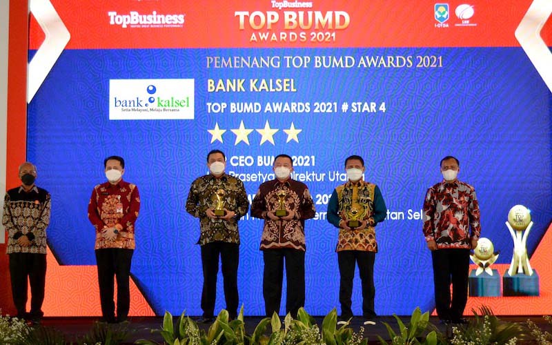Bank Kalsel meraih Anugerah Pembina, TOP BUMD & CEO Terbaik Nasional dari Majalah Top Business. - JIBI/Istimewa