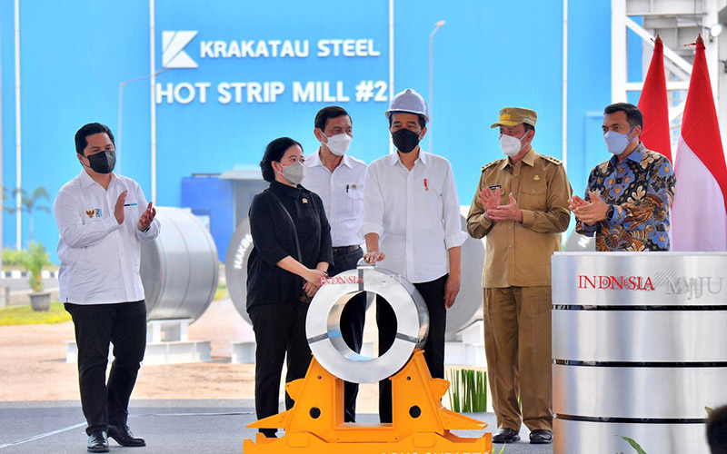 Presiden Joko Widodo (Jokowi) meresmikan pabrik Hot Strip Mill 2 milik PT Krakatau Steel Tbk. (Persero), Selasa (21/9/2021).  - BPMI Setpres/Agus Suparto
